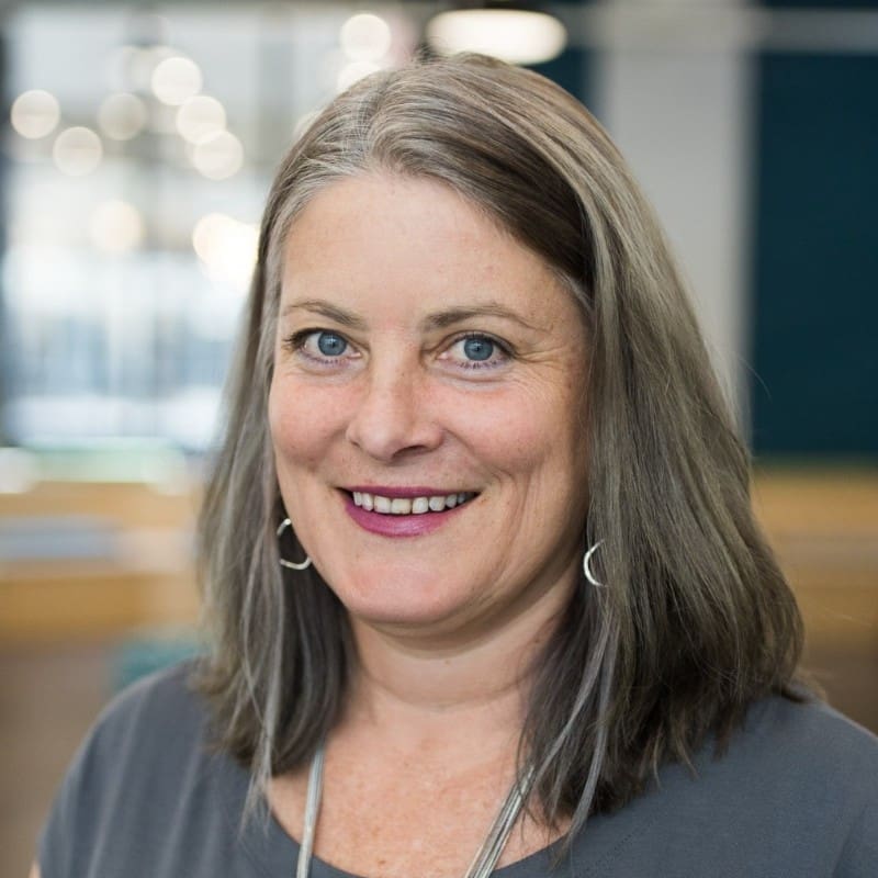 Kim Frazier headshot